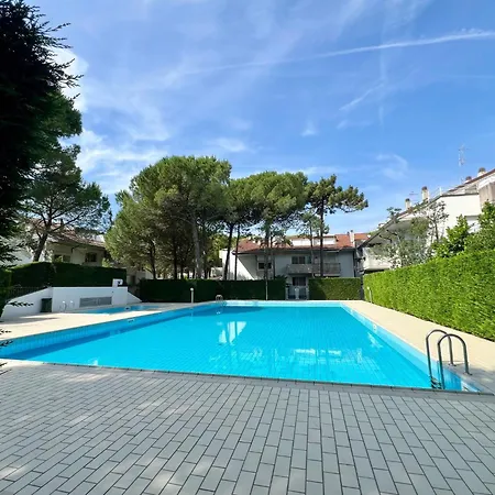 Relaxing In A Flat With Balcony * Lignano Sabbiadoro