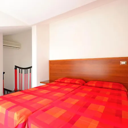 Relaxing In A Flat With Balcony * Lignano Sabbiadoro
